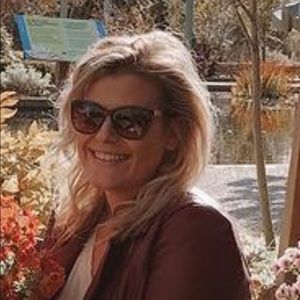 Meet your Posher, Olivia